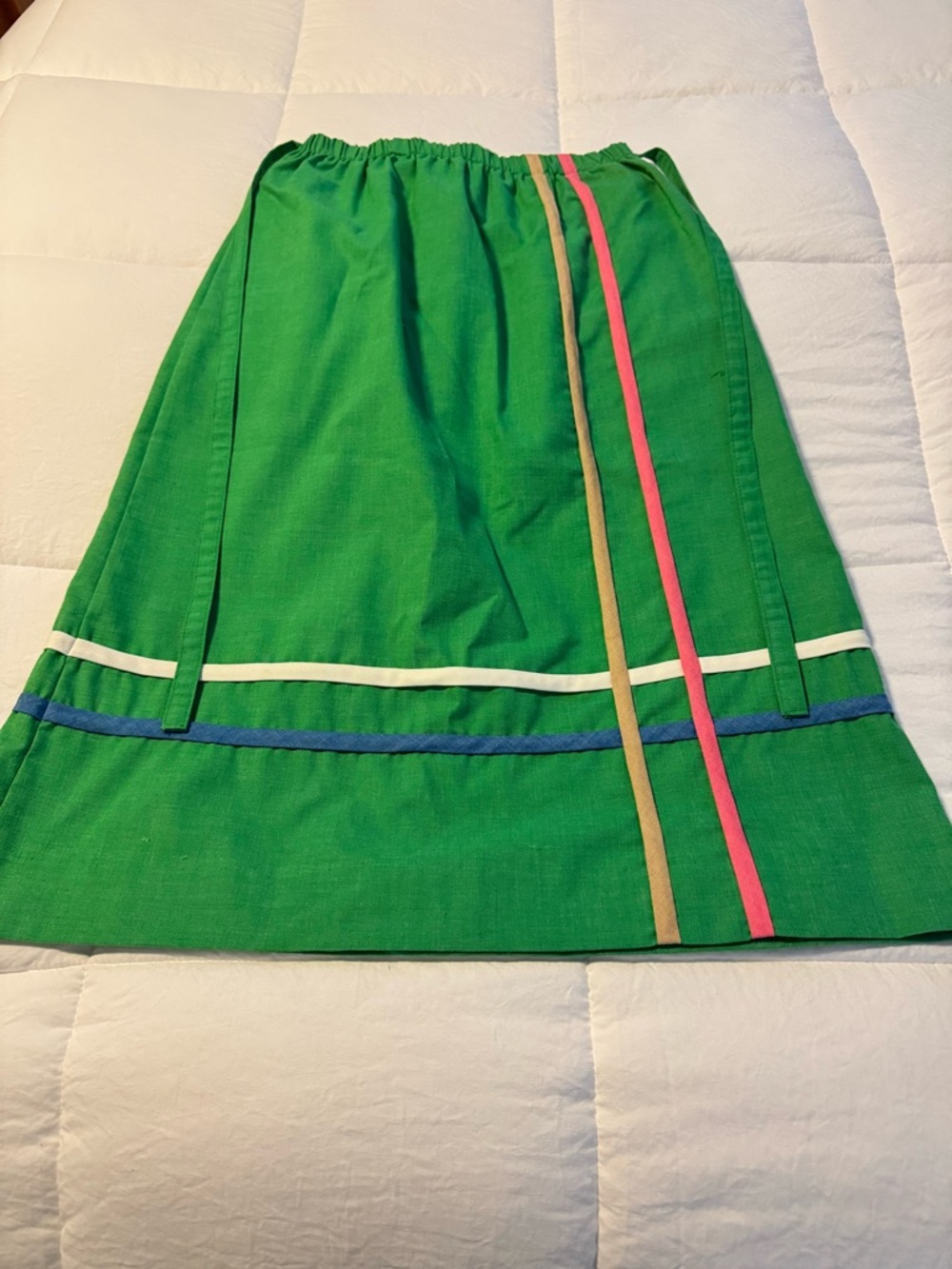 Vintage Sanibel Sport Green Midi Skirt with Contrast Stripe Accents